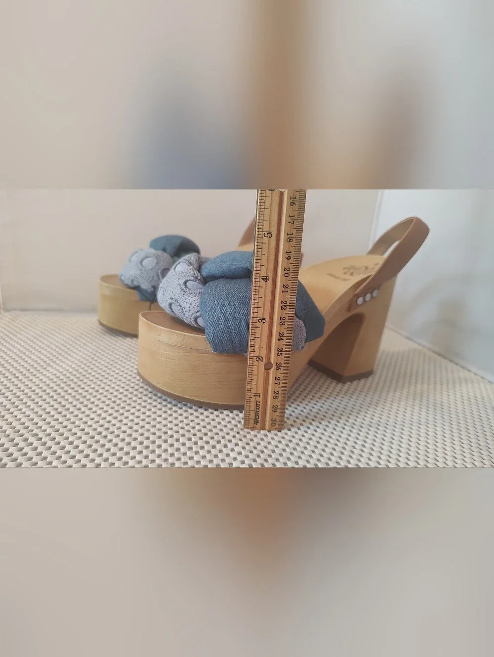 Sam & Libby Women's Size 6 Cassandra Puffy Platform Sandal NWT